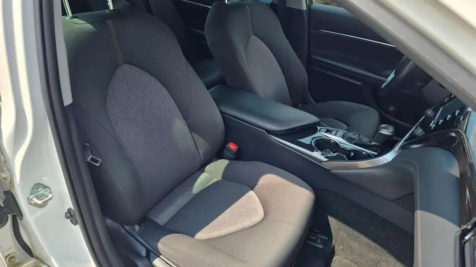 TOYOTA Camry -