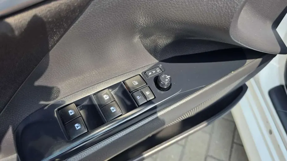 TOYOTA Camry -