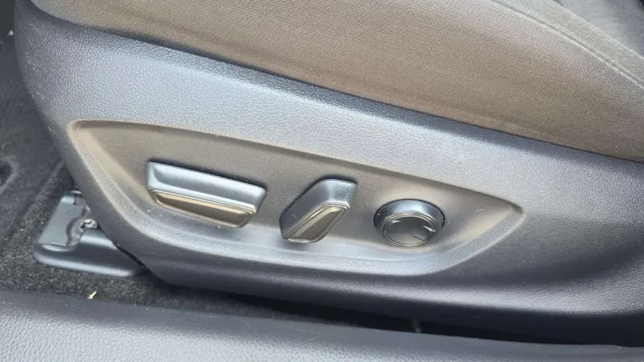 TOYOTA Camry -