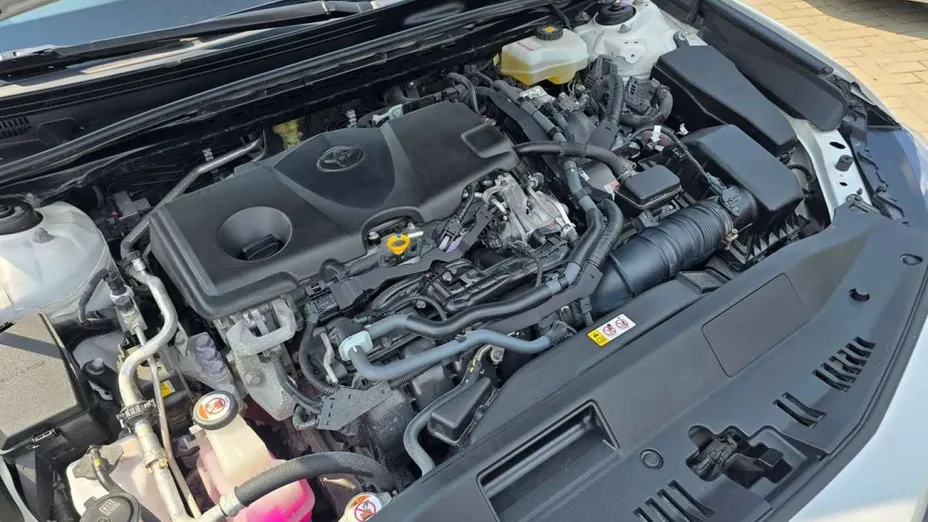 TOYOTA Camry -