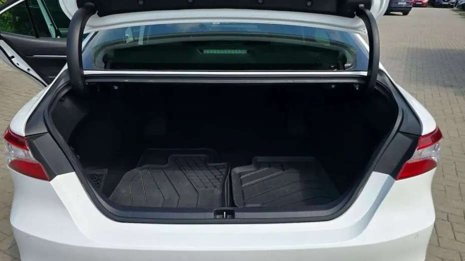 TOYOTA Camry -