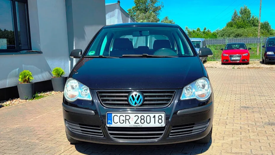 VOLKSWAGEN Polo -