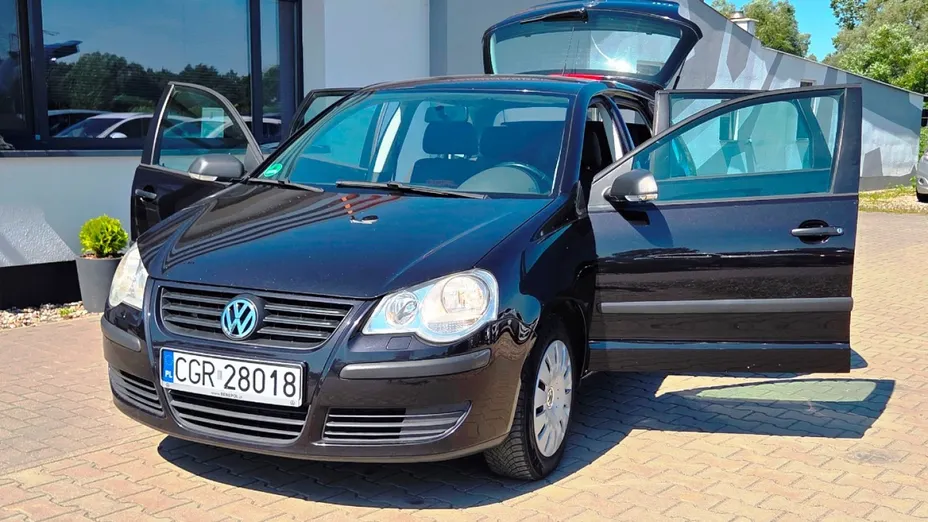 VOLKSWAGEN Polo -