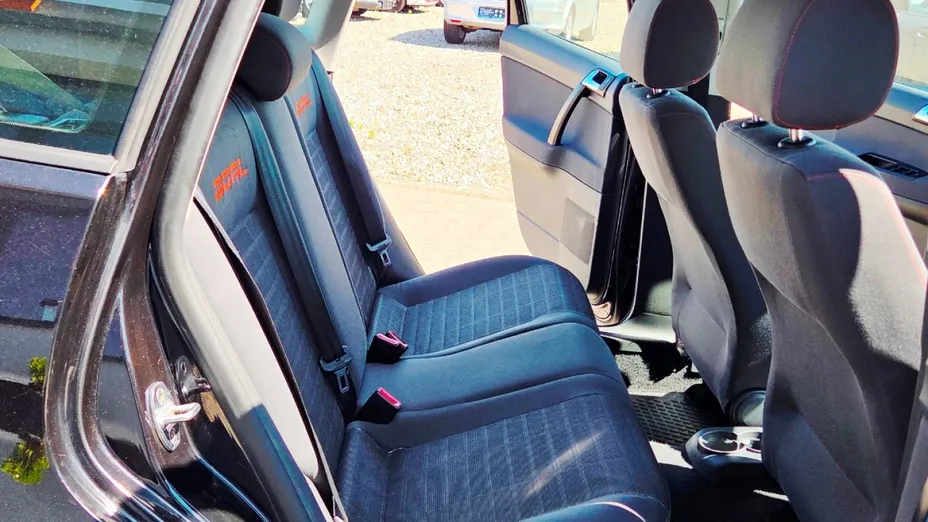 VOLKSWAGEN Polo -