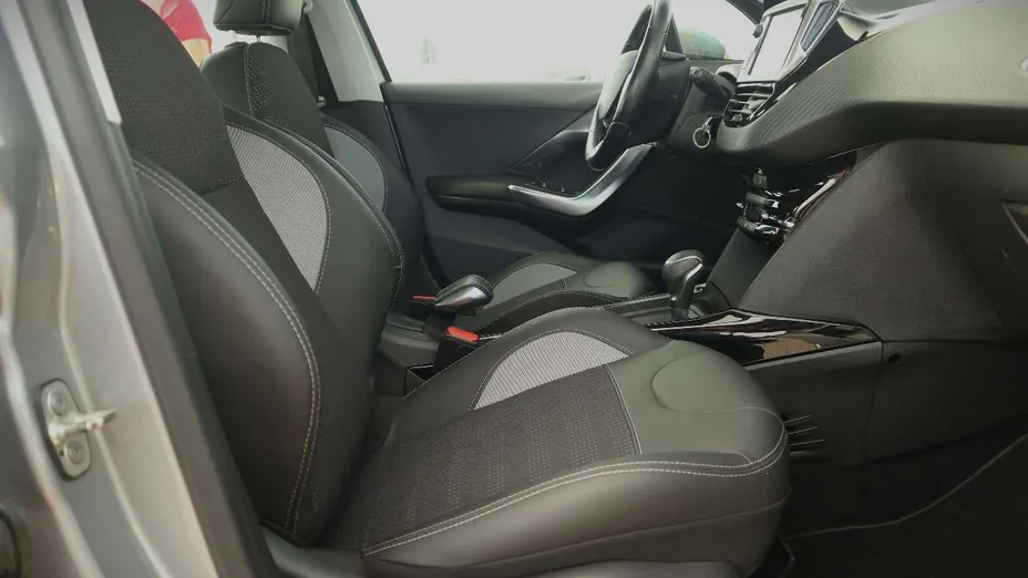 PEUGEOT 2008 -