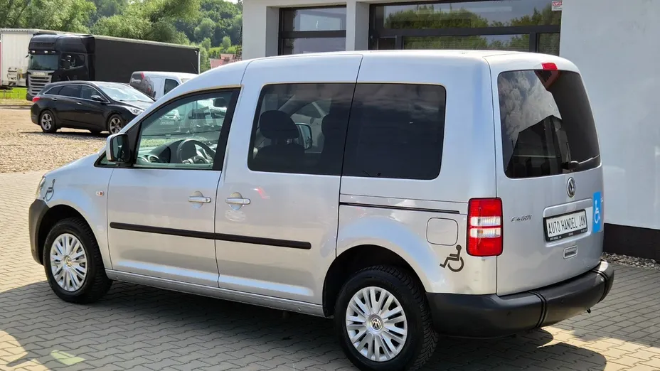 VOLKSWAGEN Caddy -