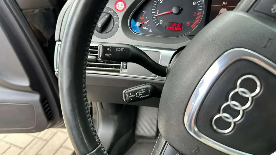 AUDI A6 -