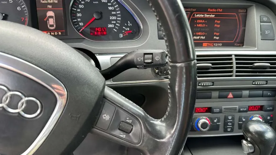 AUDI A6 -