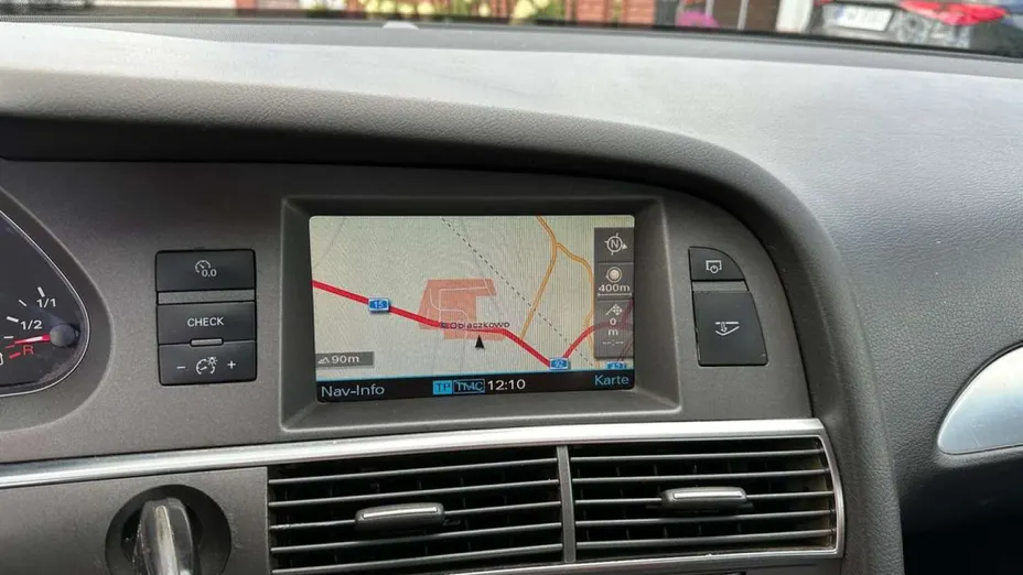 AUDI A6 -