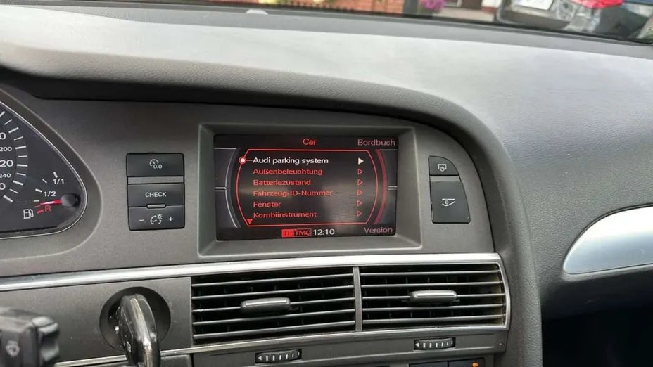AUDI A6 -