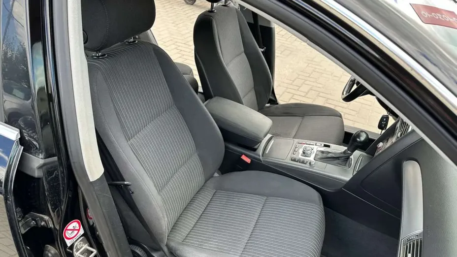 AUDI A6 -