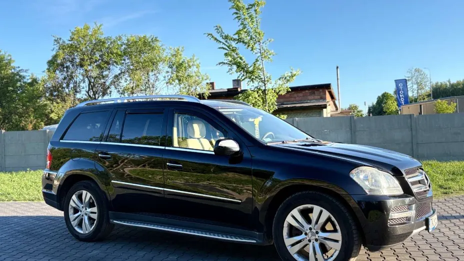 MERCEDES-BENZ GL -