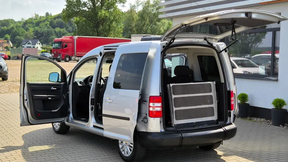 VOLKSWAGEN Caddy -