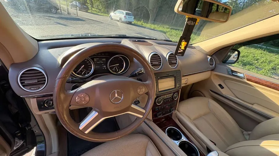 MERCEDES-BENZ GL -