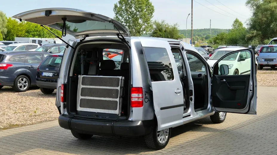 VOLKSWAGEN Caddy -