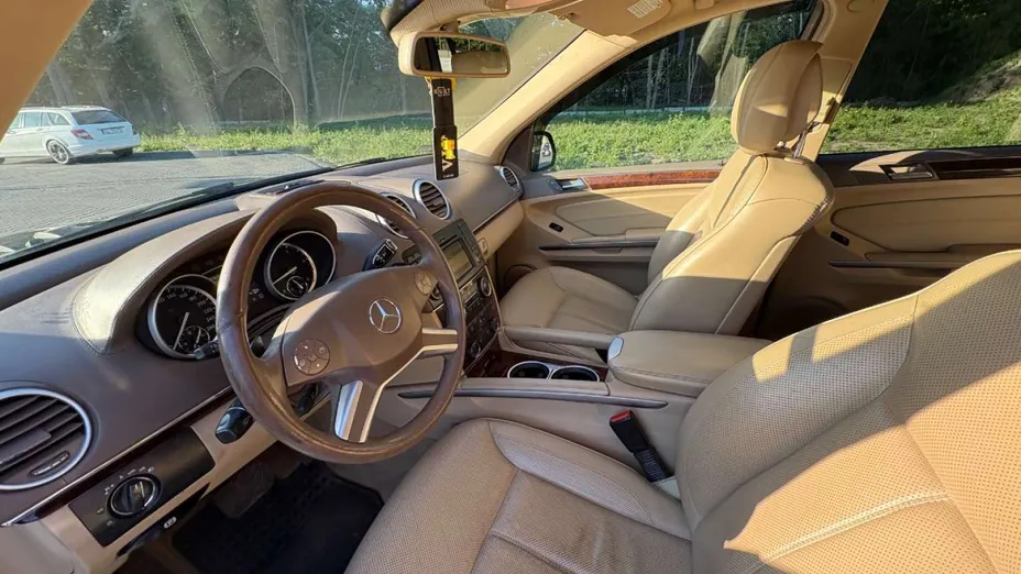 MERCEDES-BENZ GL -