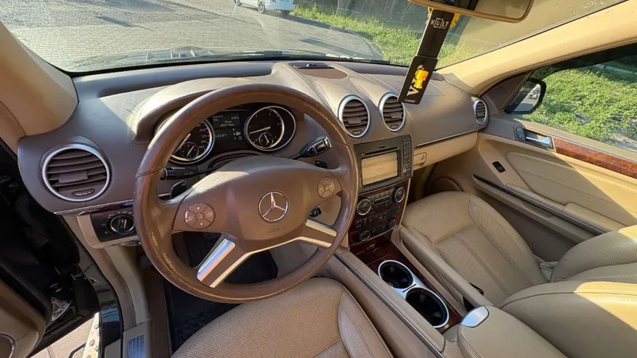 MERCEDES-BENZ GL -