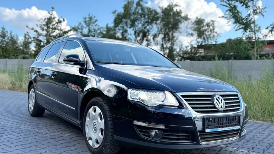 VOLKSWAGEN Passat -