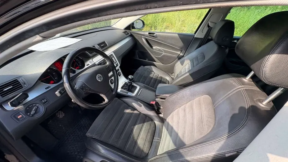 VOLKSWAGEN Passat -
