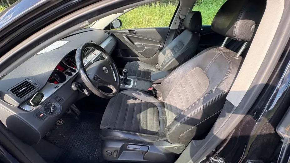 VOLKSWAGEN Passat -
