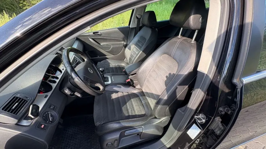 VOLKSWAGEN Passat -