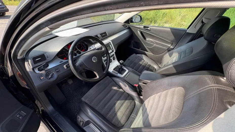 VOLKSWAGEN Passat -