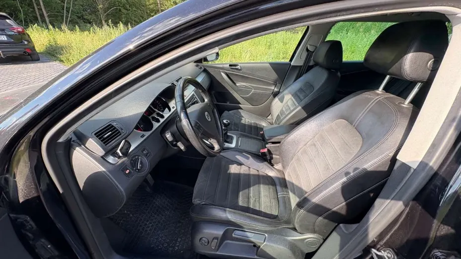 VOLKSWAGEN Passat -