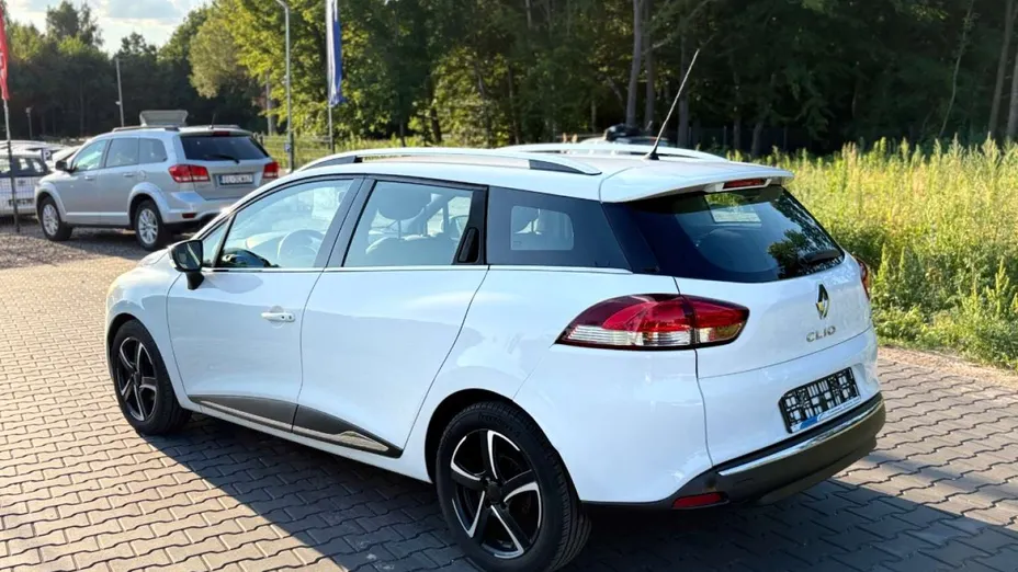RENAULT Clio -