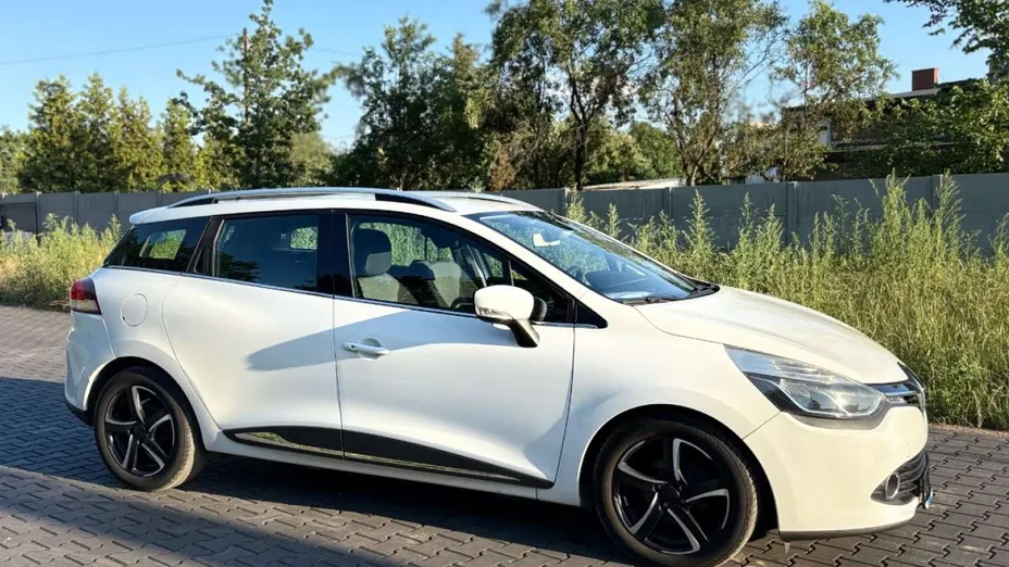 RENAULT Clio -