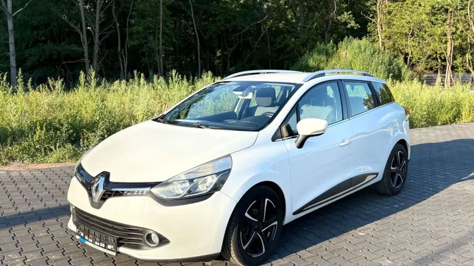 RENAULT Clio -