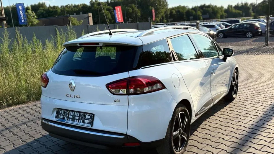 RENAULT Clio -