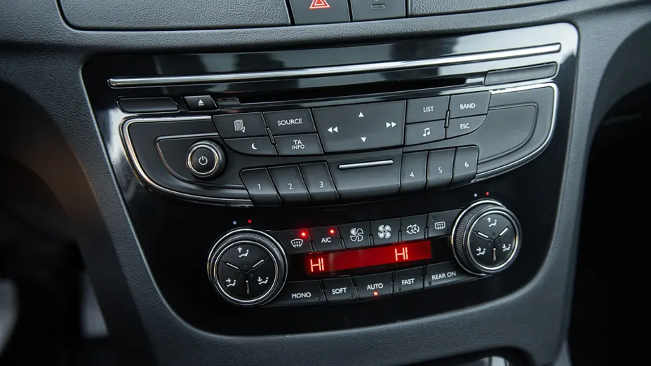 PEUGEOT 508 -