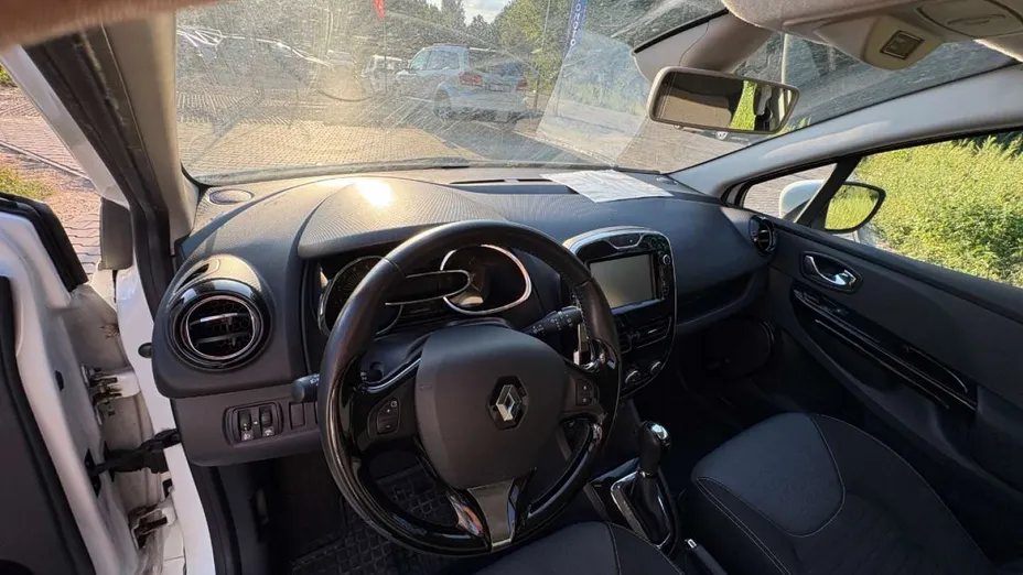 RENAULT Clio -