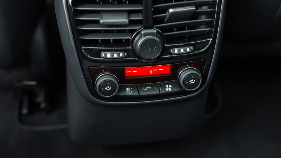 PEUGEOT 508 -