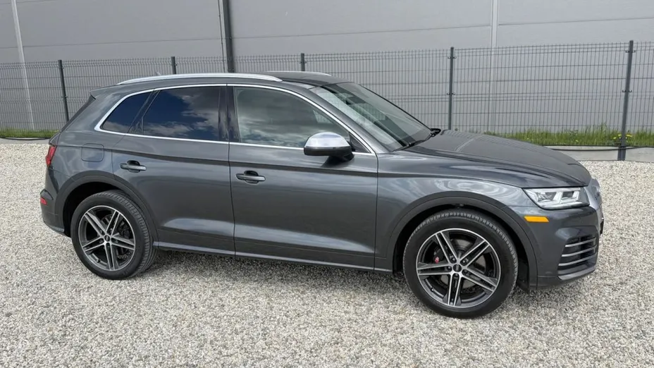 AUDI SQ5 -