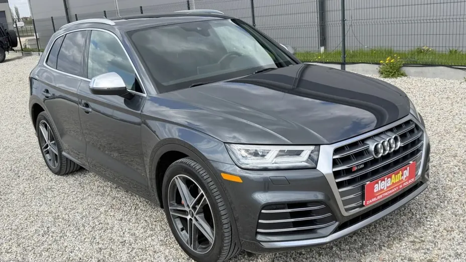 AUDI SQ5 -