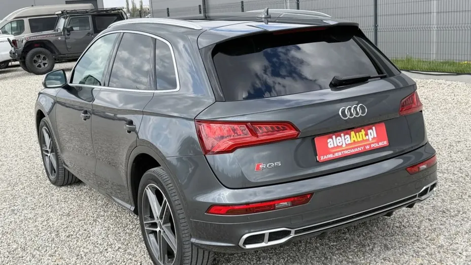AUDI SQ5 -