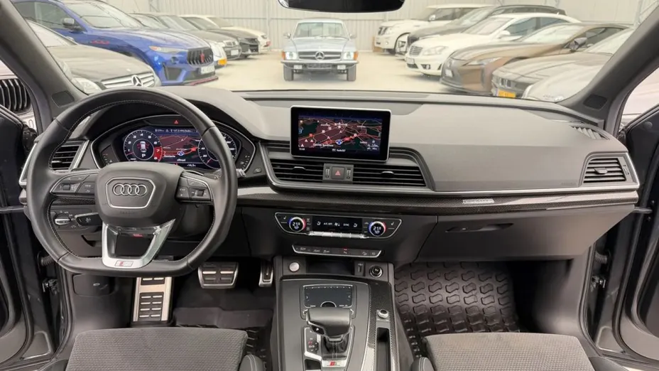 AUDI SQ5 -
