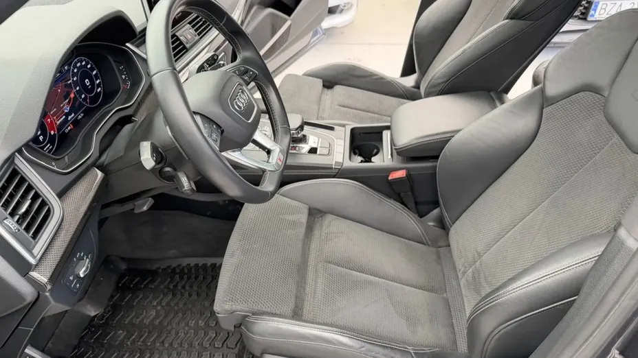 AUDI SQ5 -