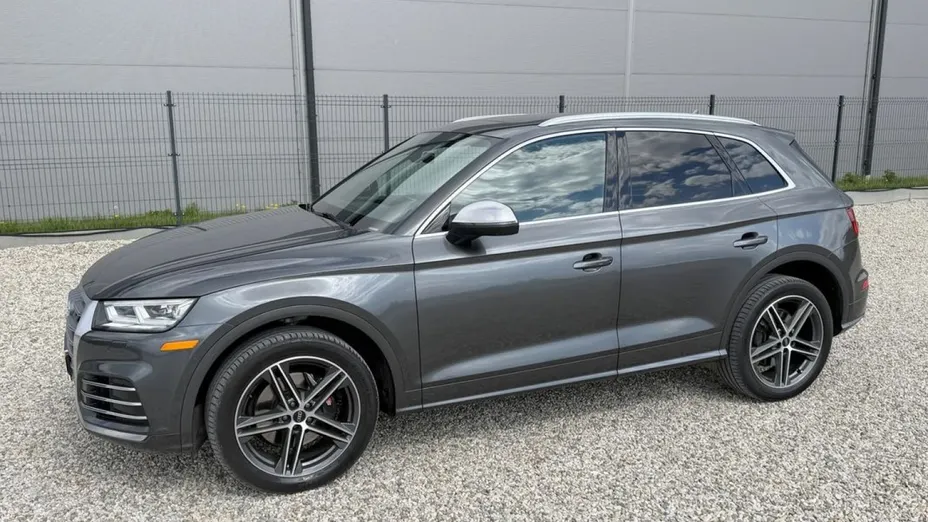 AUDI SQ5 -