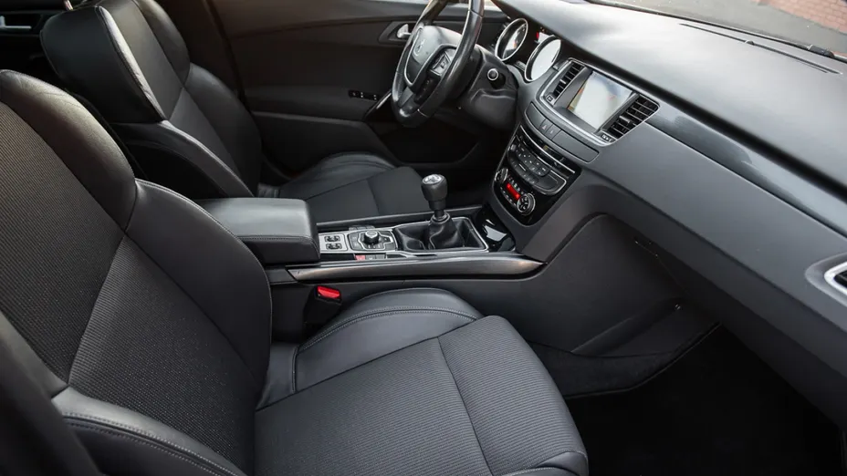 PEUGEOT 508 -
