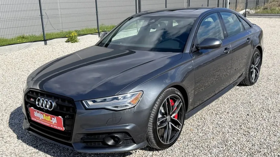 AUDI S6 -