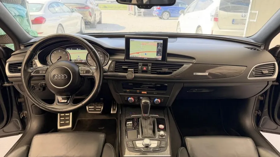 AUDI S6 -