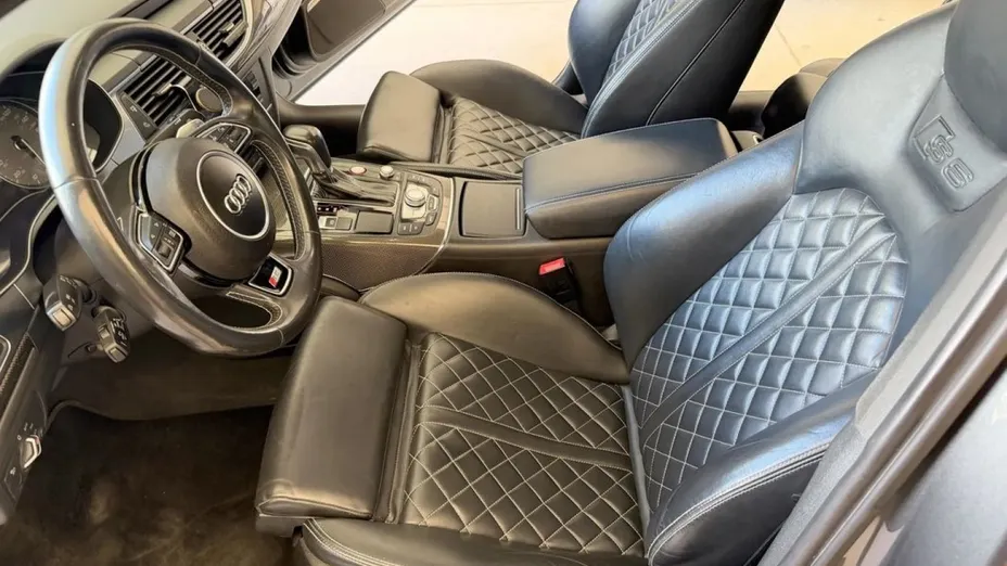 AUDI S6 -