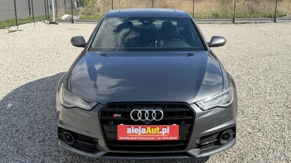 AUDI S6 -