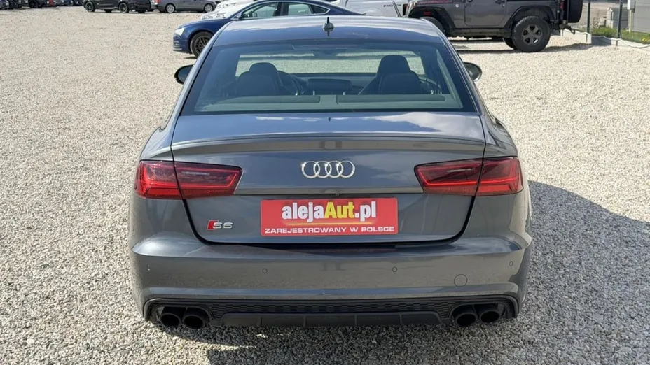 AUDI S6 -