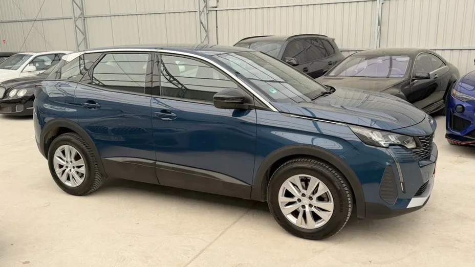 PEUGEOT 3008 -