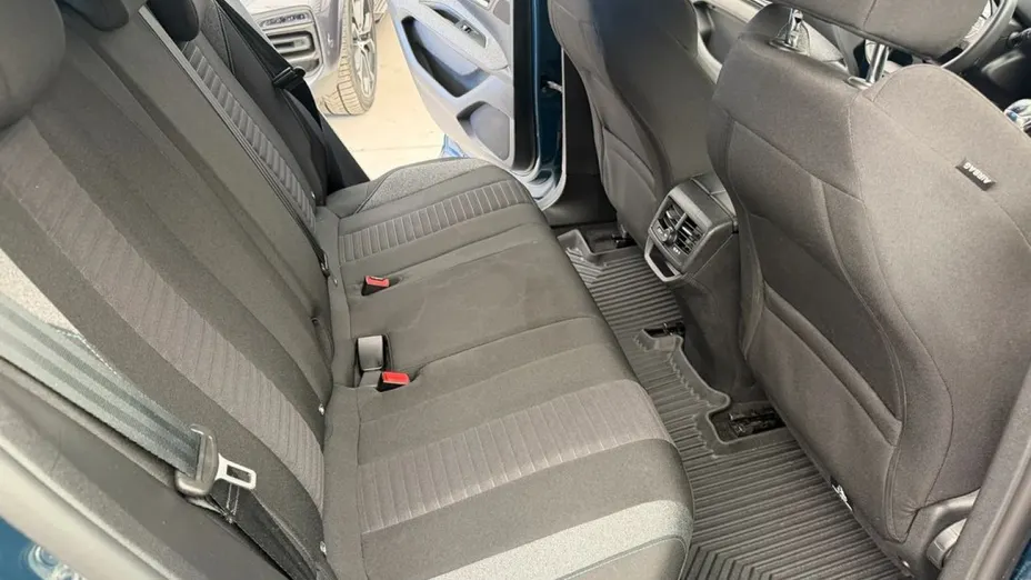 PEUGEOT 3008 -