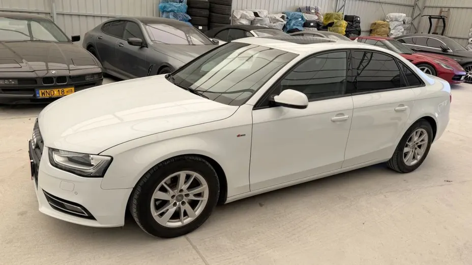 AUDI A4 -