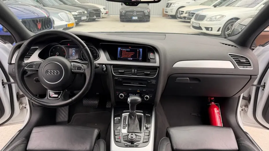 AUDI A4 -